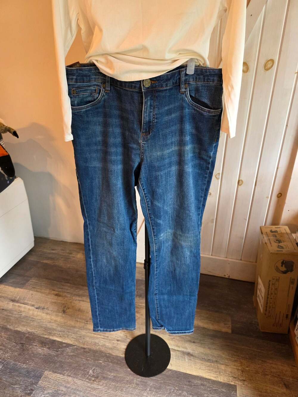 KUT from the Kloth Katy Boyfriend Jeans Size 14